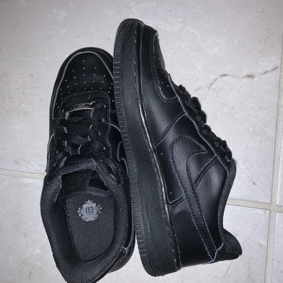 Black Air Forces - Picture 3 of 3